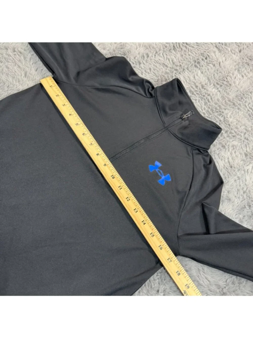 Under Armour UA Tech Shirt Boys YL Black Polyester Performance Activewear Loose
